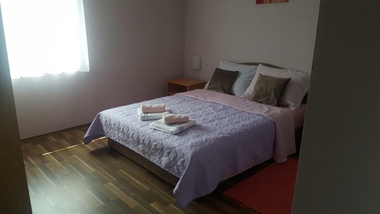 Apartman Nina Licko Petrovo Selo 외부 사진