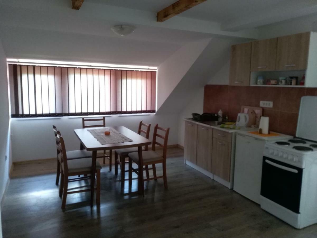 Apartman Nina Licko Petrovo Selo 외부 사진