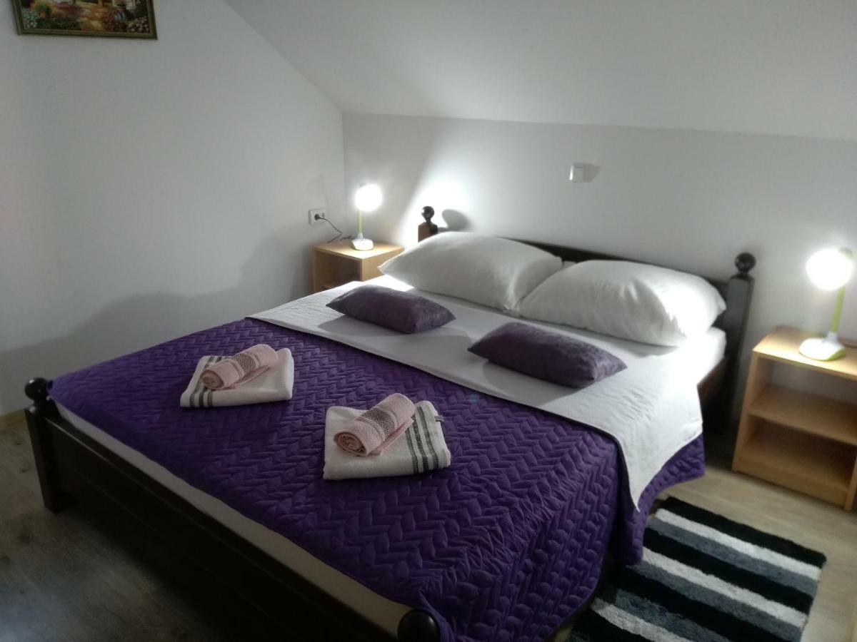 Apartman Nina Licko Petrovo Selo 외부 사진